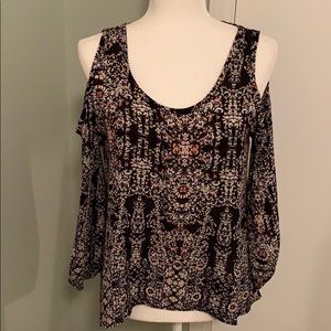 ❄️ Cold Shoulder Blouse